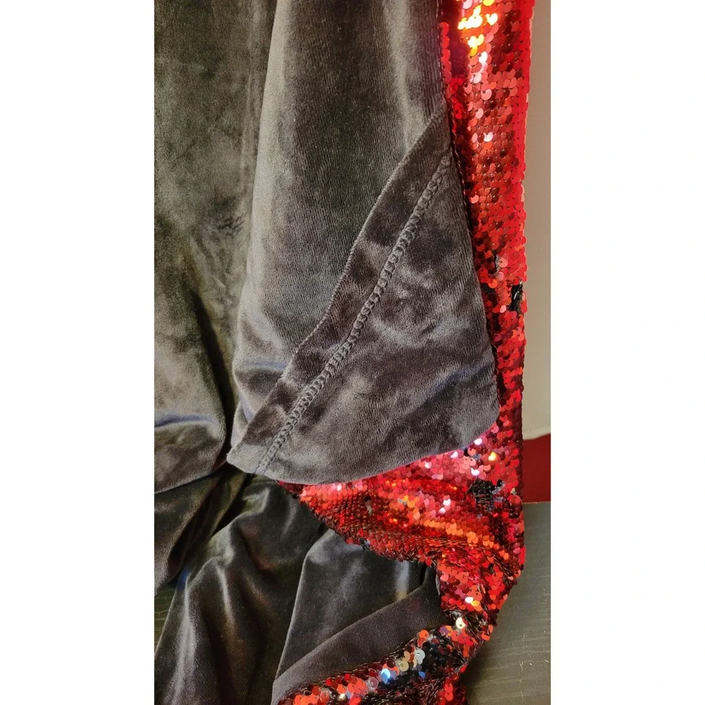 Disney Store Minnie Mouse Reversible Sequin Hooded Throw Blanket Red Black 40x70